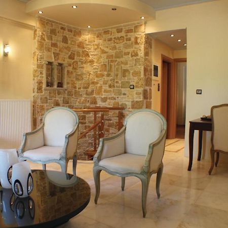Amazing Home In Artemida With Kitchen Buitenkant foto