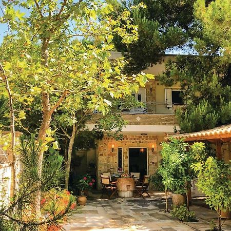 Amazing Home In Artemida With Kitchen Buitenkant foto