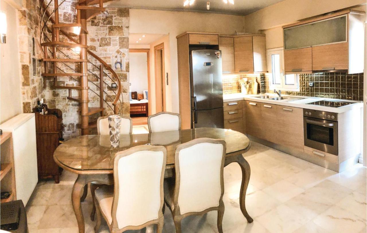 Amazing Home In Artemida With Kitchen Buitenkant foto