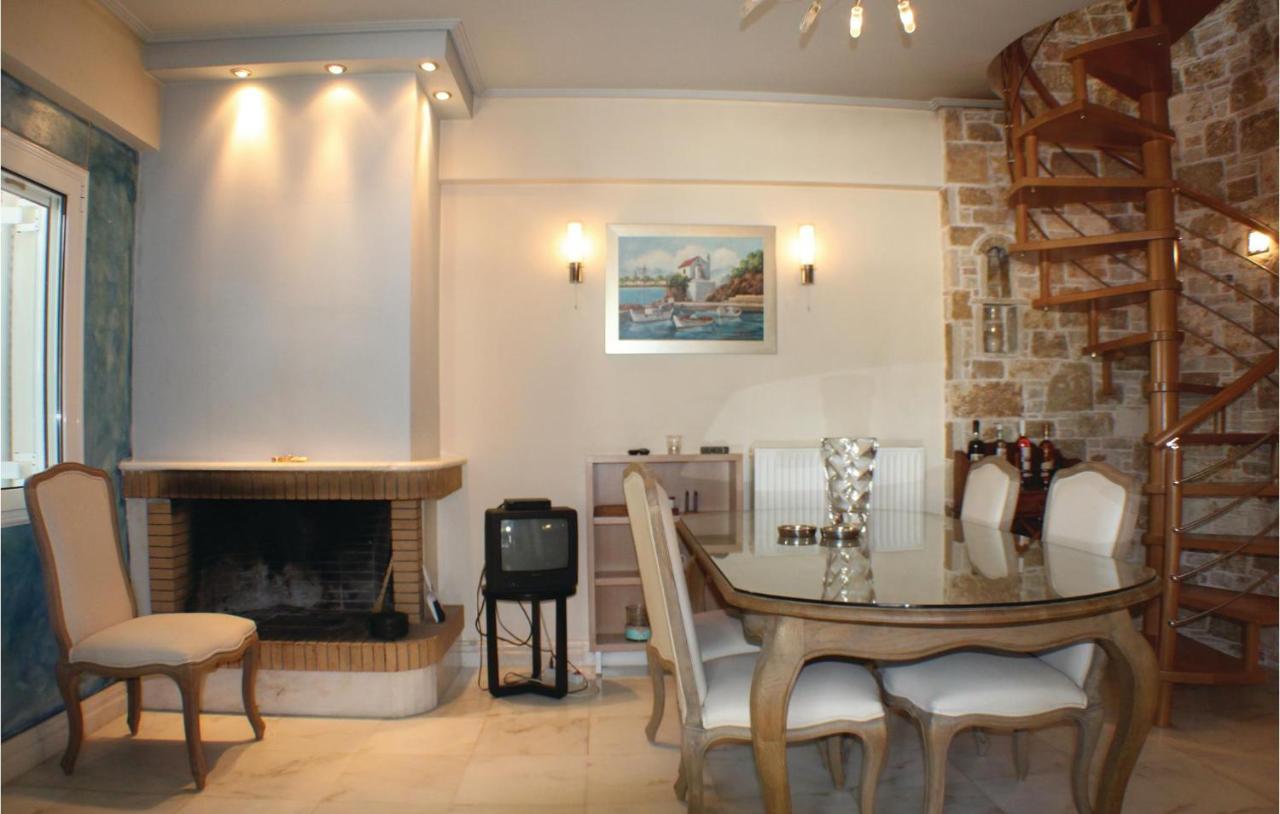 Amazing Home In Artemida With Kitchen Buitenkant foto