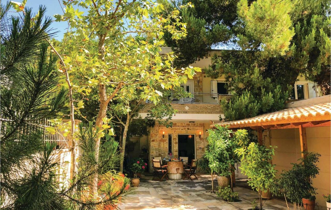 Amazing Home In Artemida With Kitchen Buitenkant foto